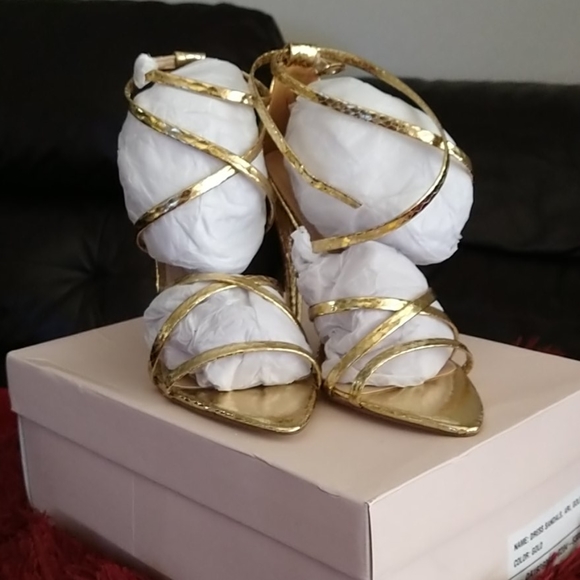 Heels - Picture 3 of 3